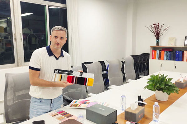 Choosing colors and materials for packaging production in China